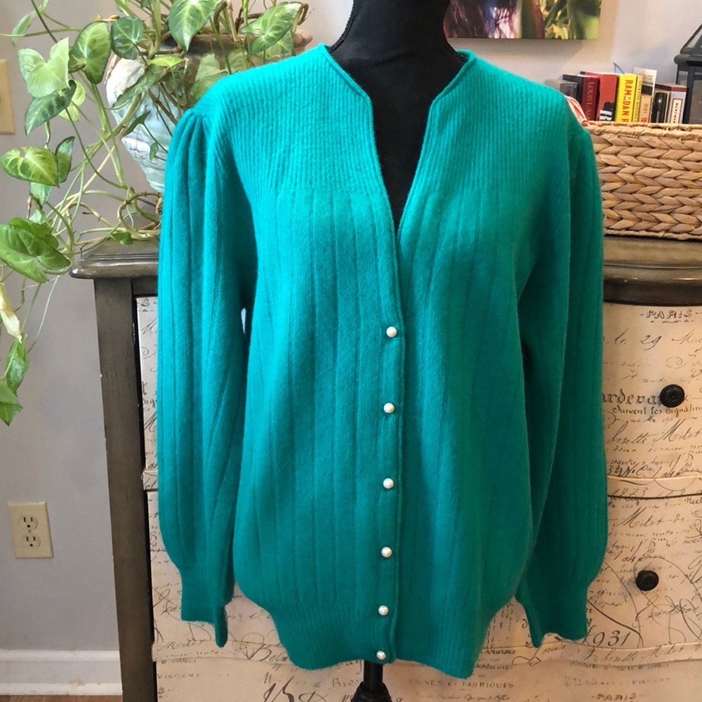 VINTAGE VICTORIA JONES LAMBSWOOL AND ANGORA CARDIGAN KELLY GREEN SIZE MEDIUM - Picture 3 of 13